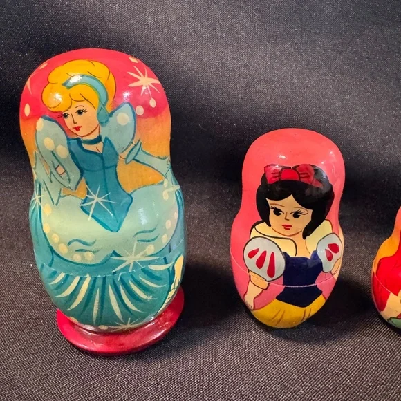 Disney princess nesting doll set - Picture 2 of 3